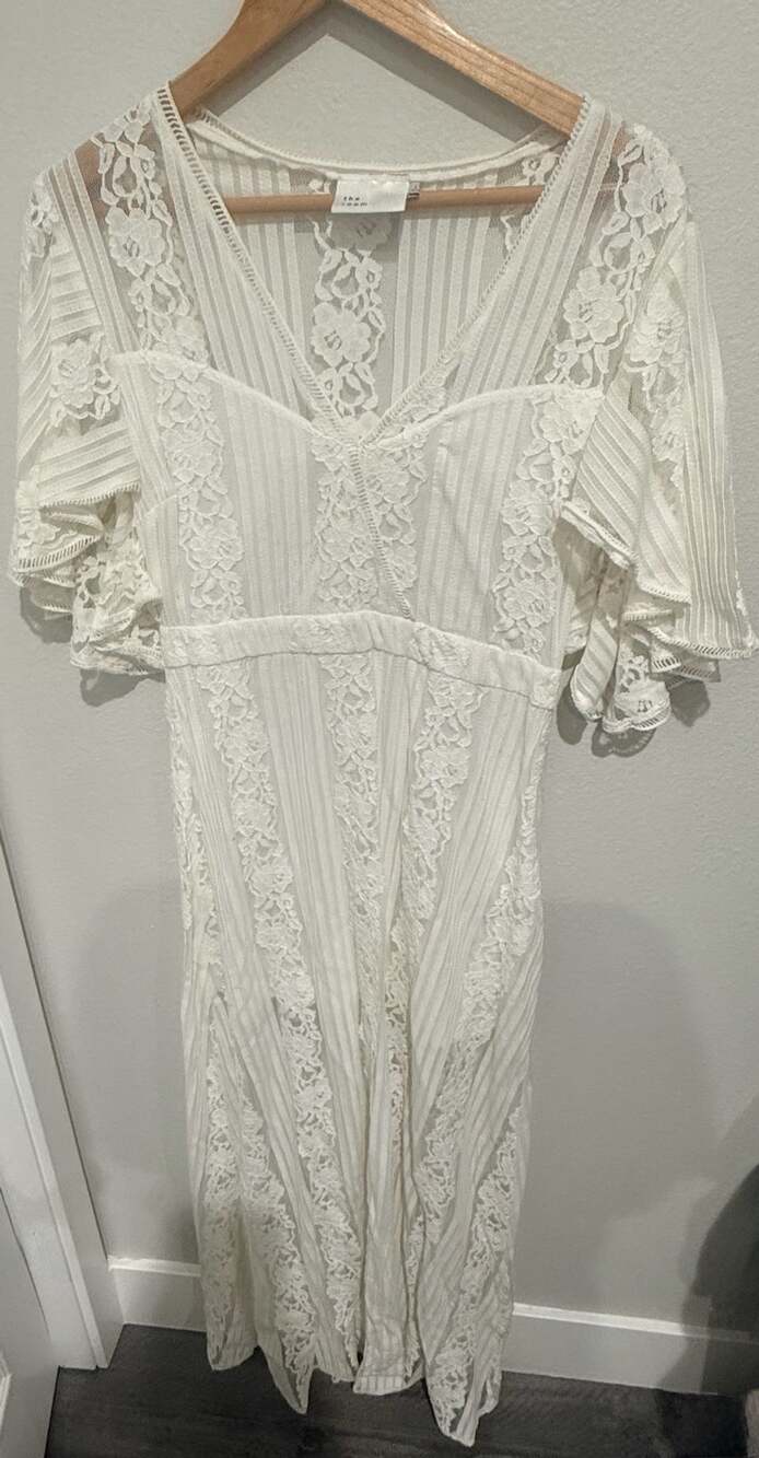 the room White Lace Maxi Dress With Flutter Sleeves Size L